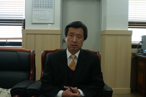 [인물대담]박봉상 상문동장을 만나다 신청사 준공으로 새로이 웅비(雄飛)하는 상문동