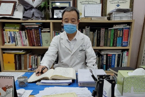 거제 청춘한의원 이구형 원장  사랑의 성금 300만원 기부